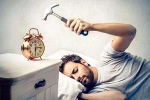 من از پرخوابی در رنجم؛ چه کار کنم؟