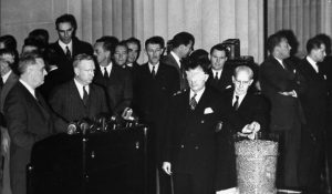 قانون خدمت نظام‌وظیفه اجباری در آمریکا تصویب شد؛ ۲۵ شهریور ۱۳۱۹