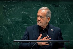 پزشکیان: آیت الله سید مجتبی خامنه‌ای هیچ مشکل یا چالش خاص و مستمری از نظر سلامتی ندارد/ دو دیدار با ایشان داشتم و یکی از جلسات ۷ ساعت طول کشید