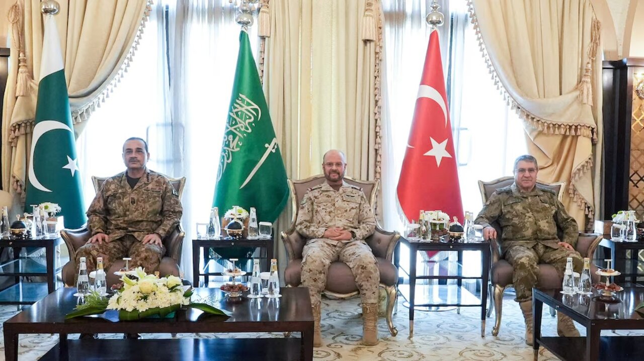 وال استریتژورنال: ترامپ پیشنهاد ایران را رد کرد؛ بمباران ایران، بعد از انتخابات/ رویترز به نقل از مقام ایرانی: امتیاز هستهای نمیدهیم