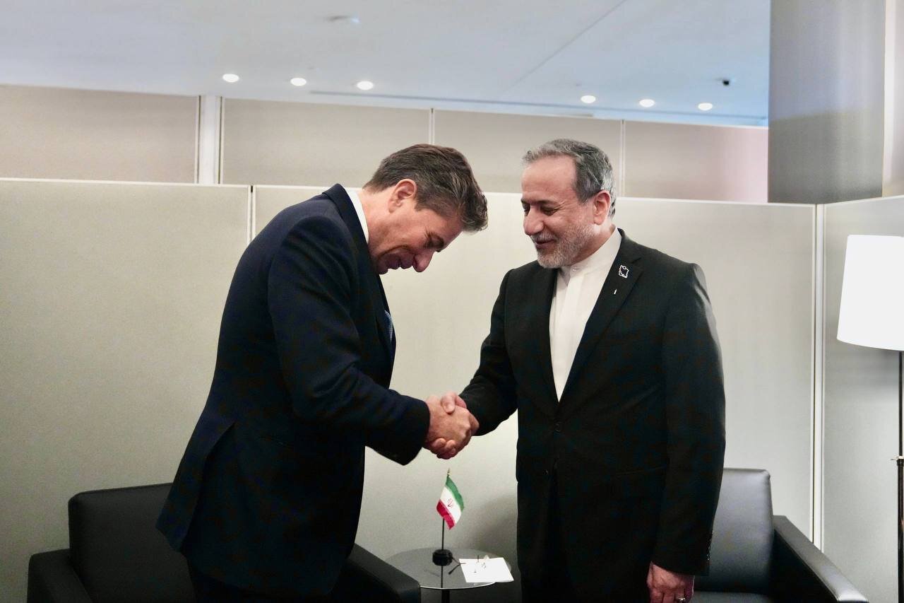 رایزنی عراقچی و فیدان درباره هرمز/هشدار درباره پیامدهای پیمانشکنی آمریکا/ رایزنی وزیر خارجه ایران با مالزی، الجزایر و مقامهای سازمان ملل + تصاویر